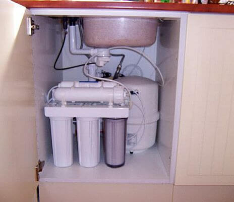Charm-E30s ozmózis víztisztító-45 cm-es-szekrényben
